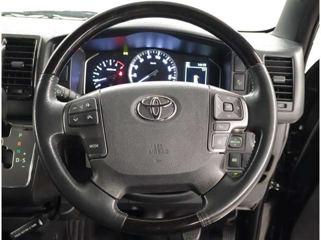 Toyota Hiace Van 6