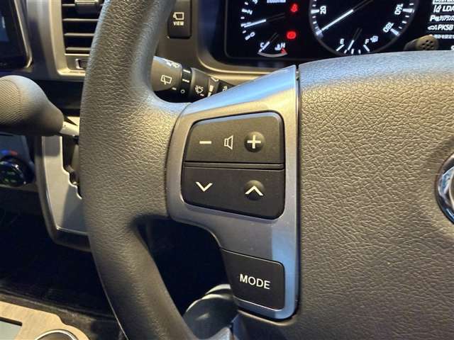 Toyota Hiace Van 11