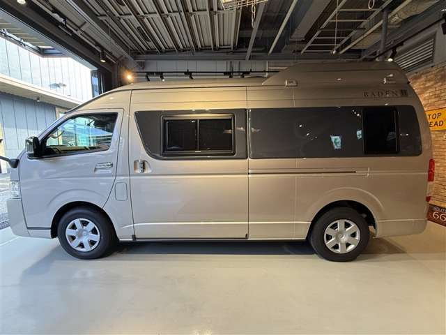 Toyota Hiace Van 5