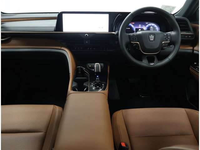 Toyota Crown Estate 5