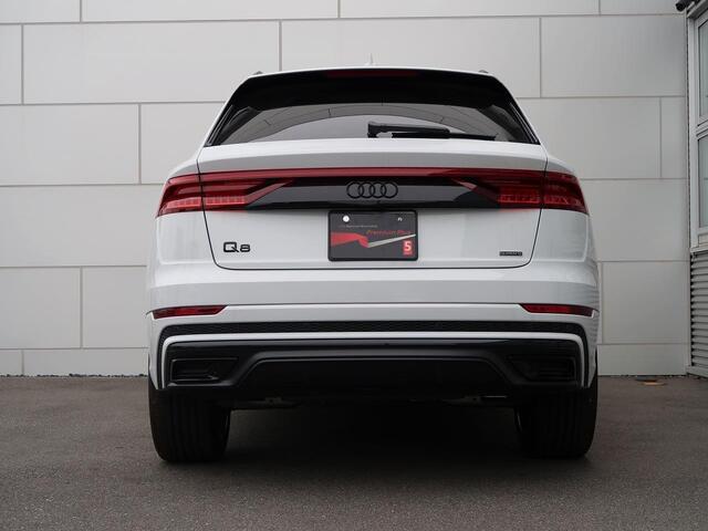 Audi Q8 5