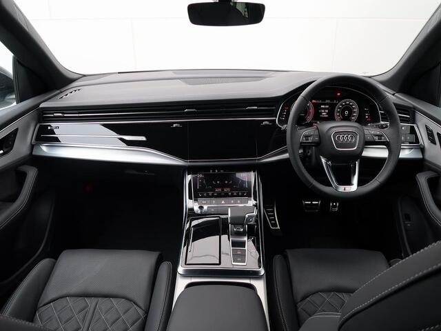 Audi Q8 6