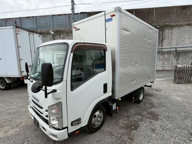 Isuzu Elf 4