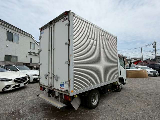 Isuzu Elf 8