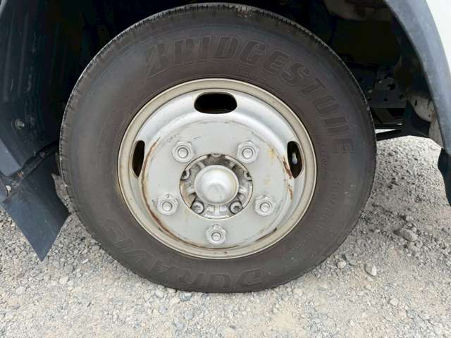 Isuzu Elf 10