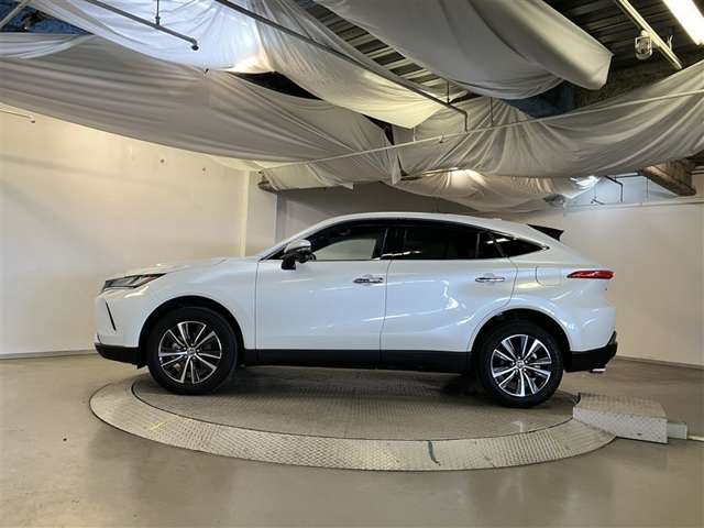 Toyota Harrier 4