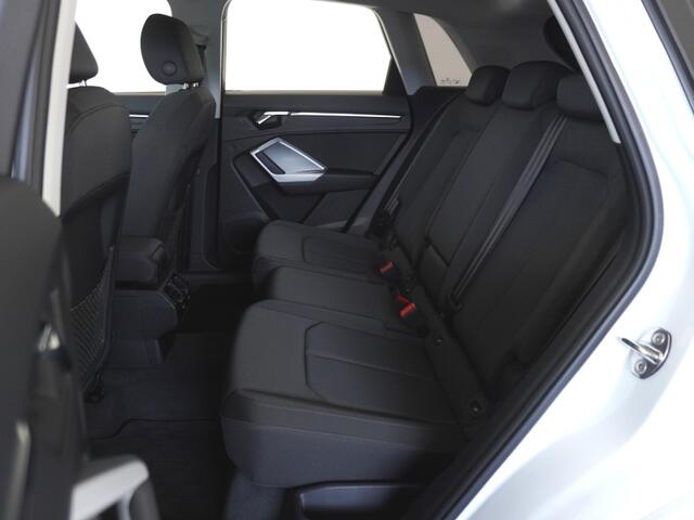 Audi Q3 11
