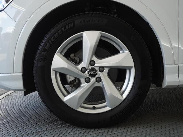 Audi Q3 9