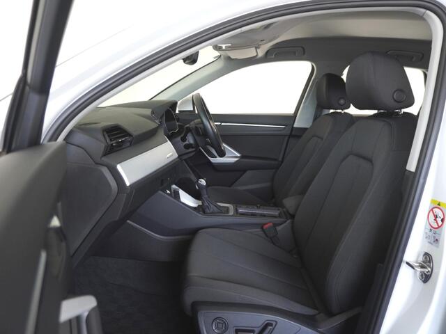 Audi Q3 10