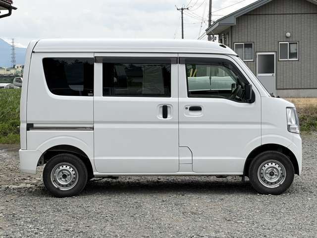Nissan NV100 Clipper 11