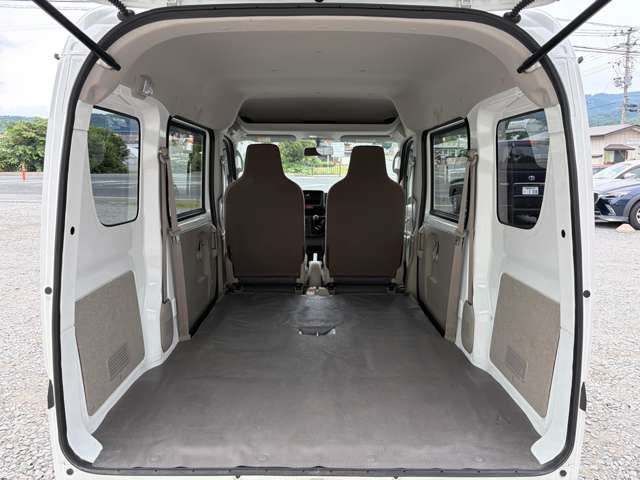 Nissan NV100 Clipper 4