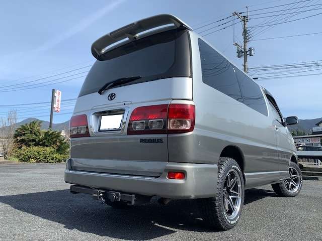 Toyota Regius 3