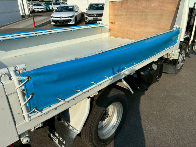 Isuzu Elf 11