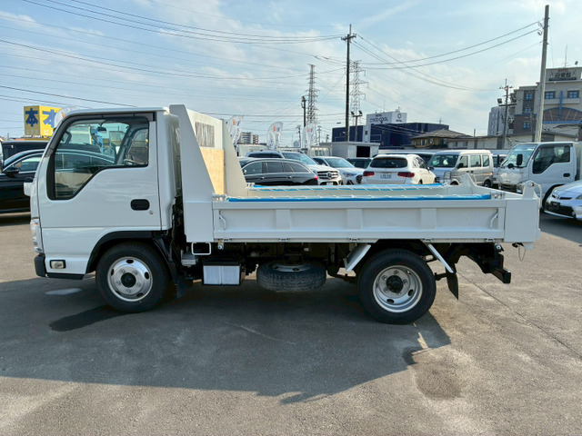 Isuzu Elf 8