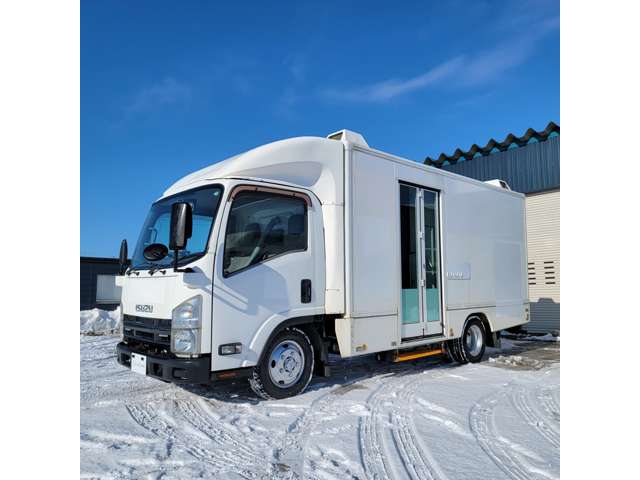Isuzu Elf 7