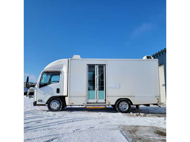 Isuzu Elf 8