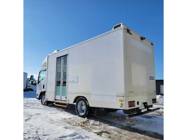 Isuzu Elf 9