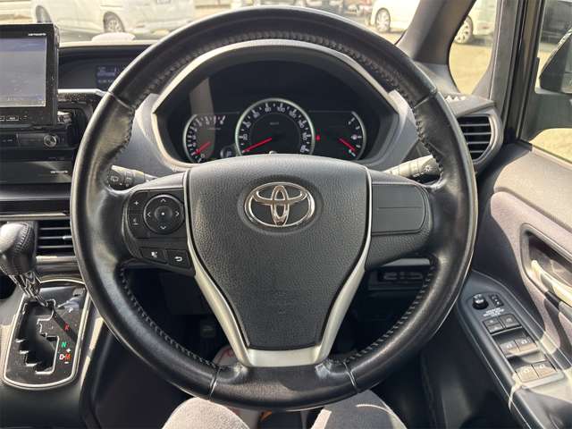 Toyota Voxy 10