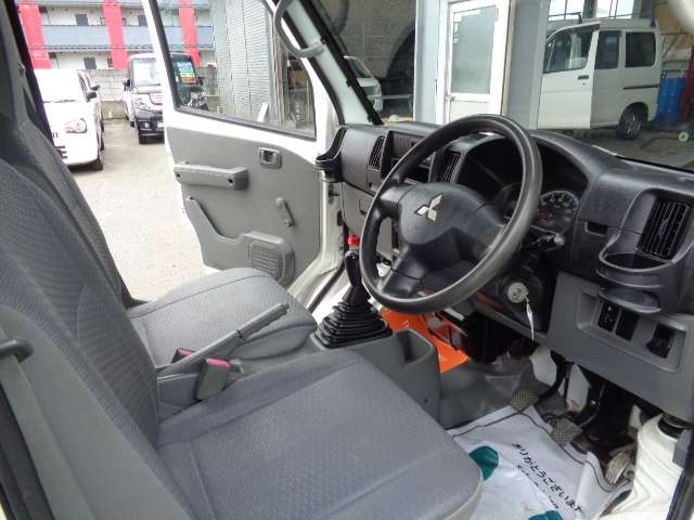 Mitsubishi Minicab Van 11