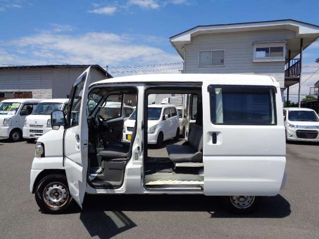 Mitsubishi Minicab Van 10