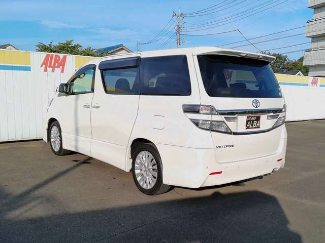 Toyota Vellfire 11