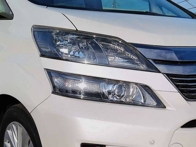 Toyota Vellfire 2