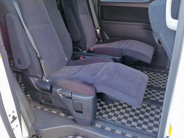 Toyota Vellfire 5