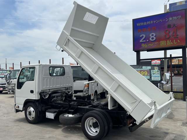 Isuzu Elf 11