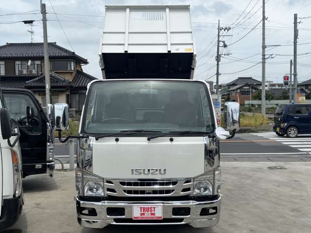 Isuzu Elf 8
