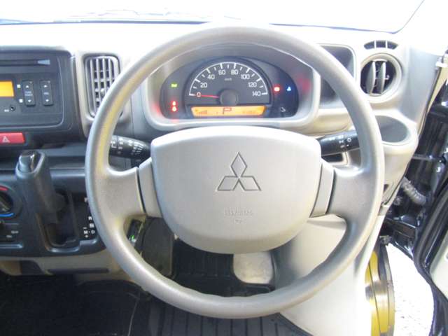 Mitsubishi Minicab Van 5