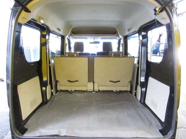 Mitsubishi Minicab Van 9