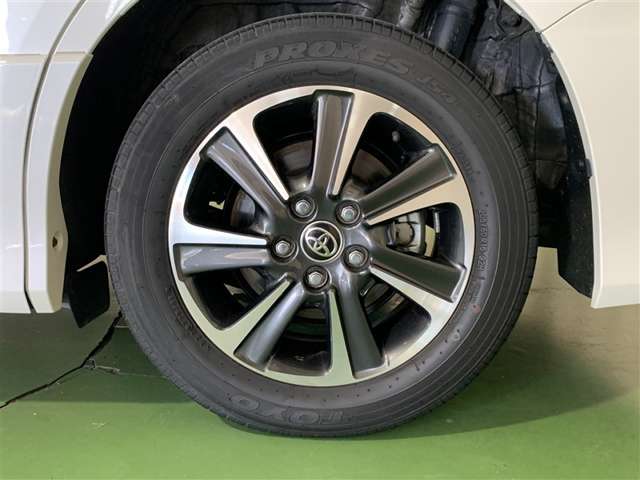 Toyota Noah 6
