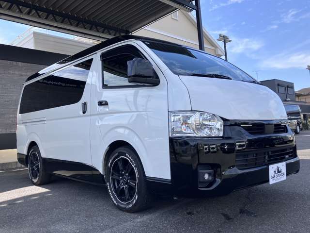 Toyota Hiace Van 7
