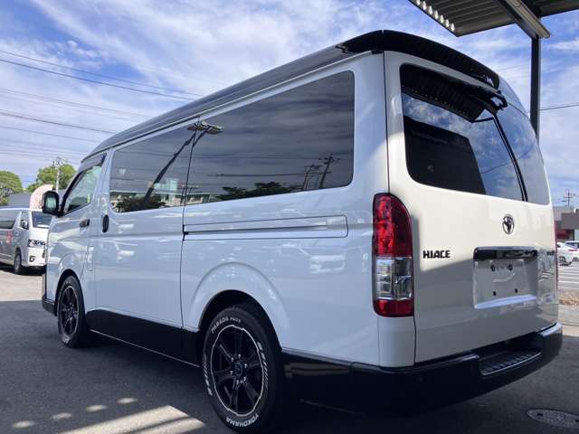 Toyota Hiace Van 10