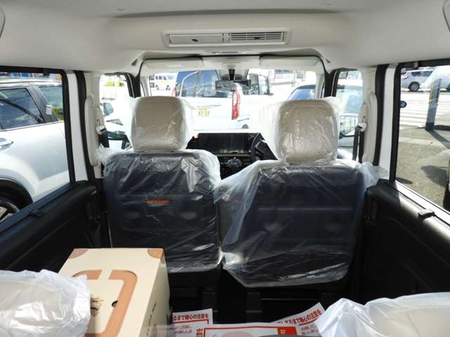 Mitsubishi Delica Mini 11