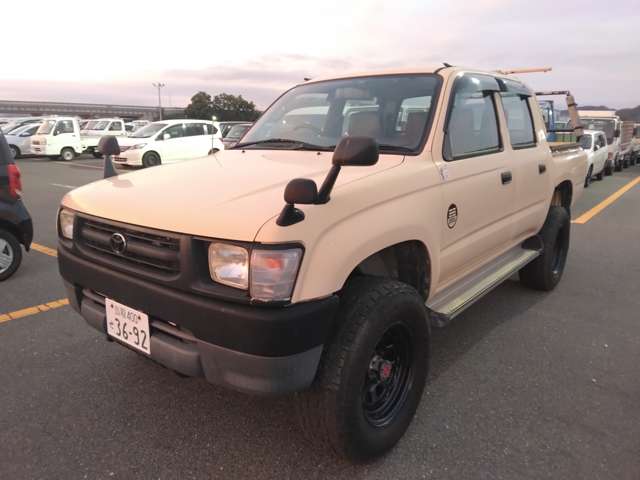 Toyota Hilux 4
