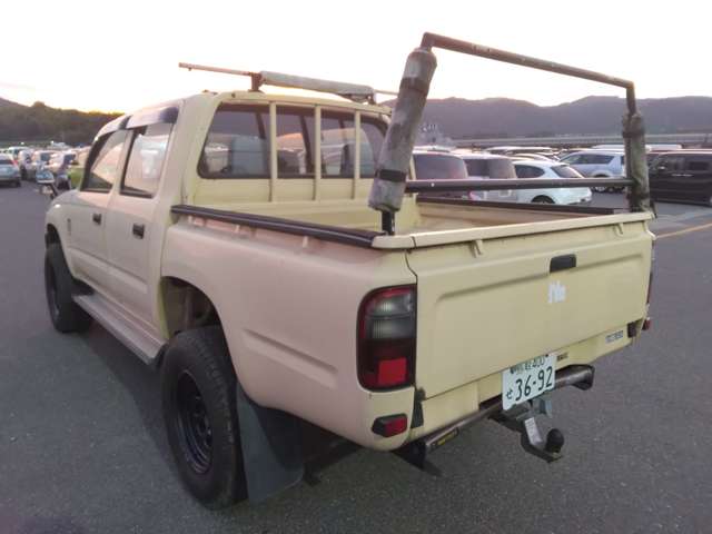 Toyota Hilux 5