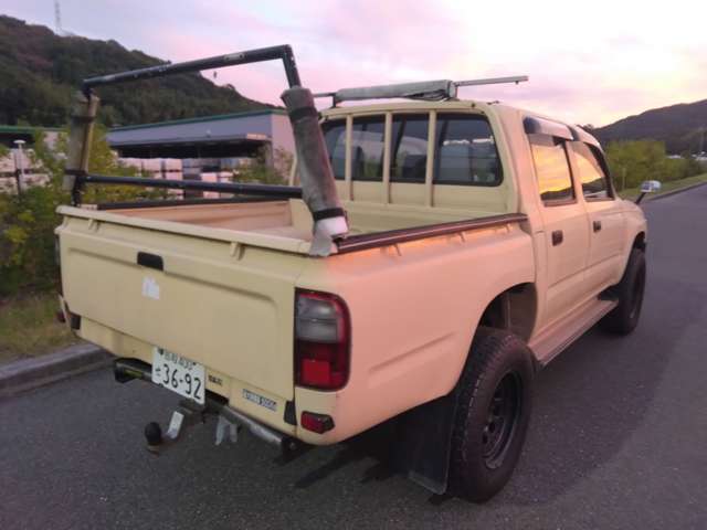 Toyota Hilux 6