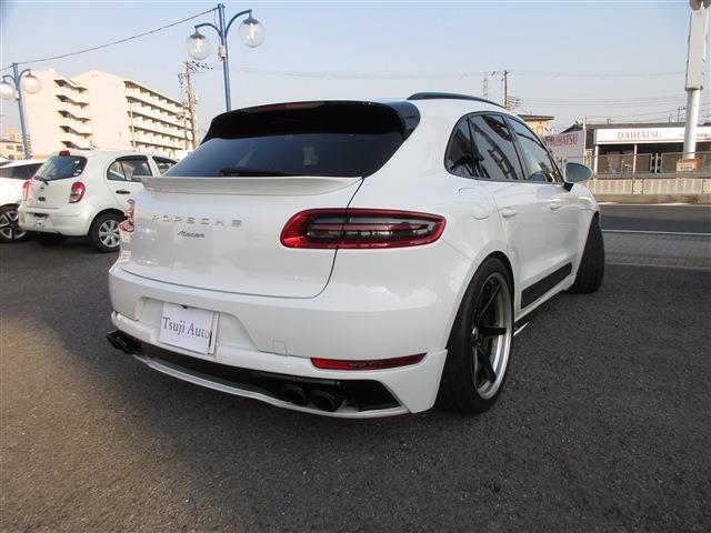 Porsche Macan 11