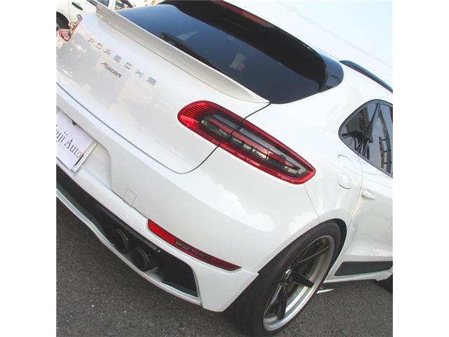 Porsche Macan 12