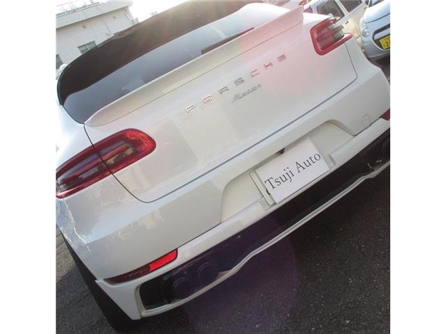 Porsche Macan 8
