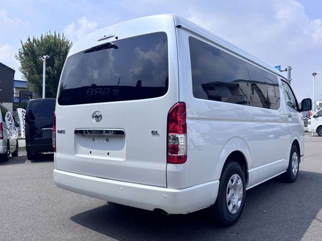Toyota Hiace 12
