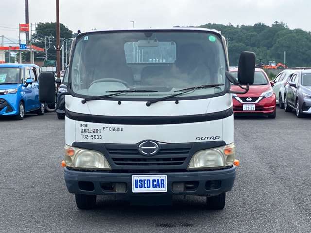 Hino Dutro 3