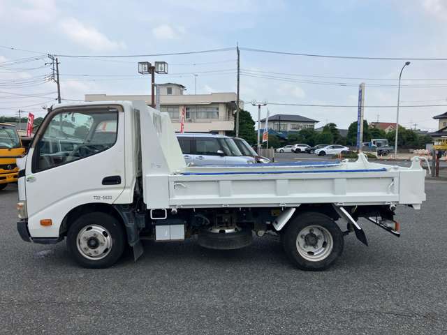 Hino Dutro 6
