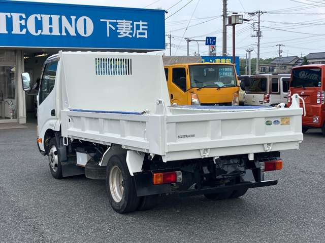 Hino Dutro 7