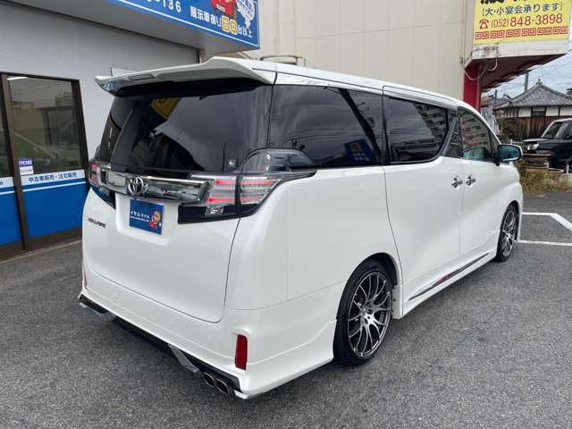 Toyota Vellfire 12