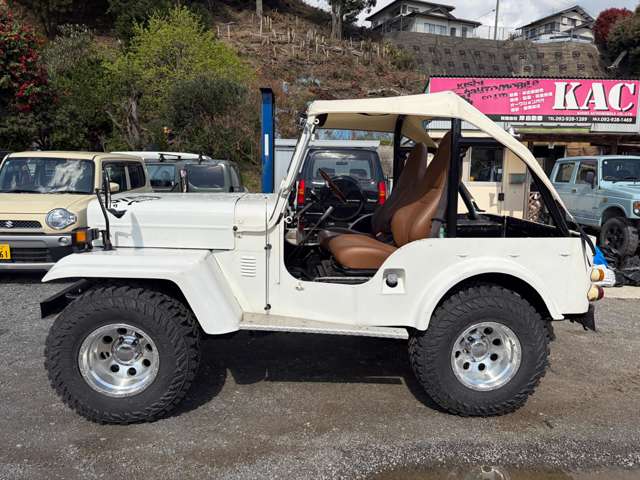 Mitsubishi Jeep 12