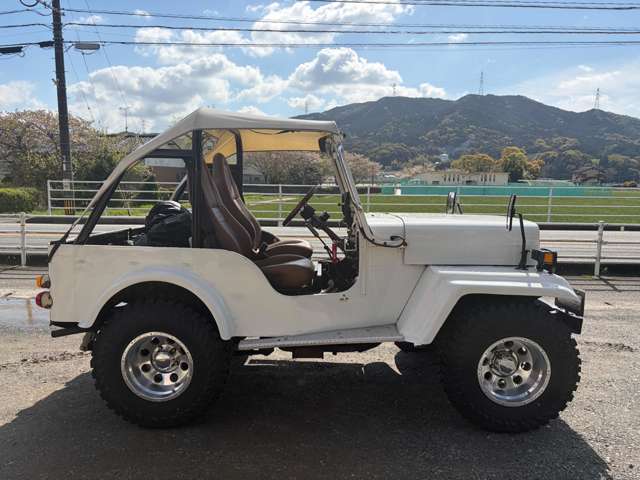 Mitsubishi Jeep 8