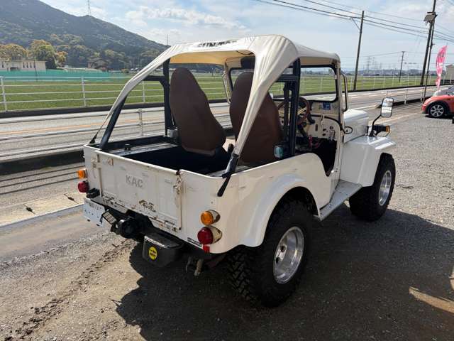 Mitsubishi Jeep 9