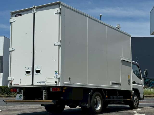 Mitsubishi Fuso Canter 2